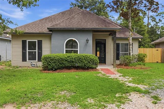 1555 Marigny Ave — Photo 2