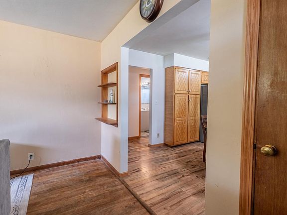 5th image of 211 POPLAR STREET