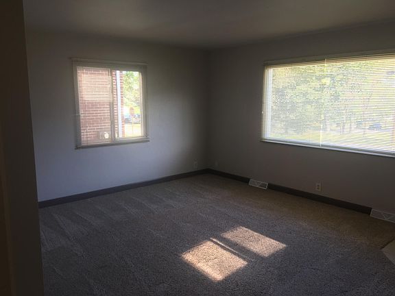 5th image of 394 E Huston St Fl 1ST
