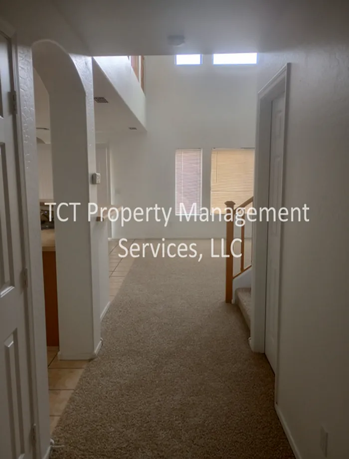 3 bed, 2.5 bath, 2128 sqft, $1,895 — Photo 2