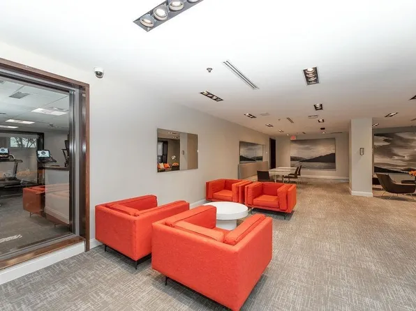 102 Christopher Columbus Drive image 17 of 22