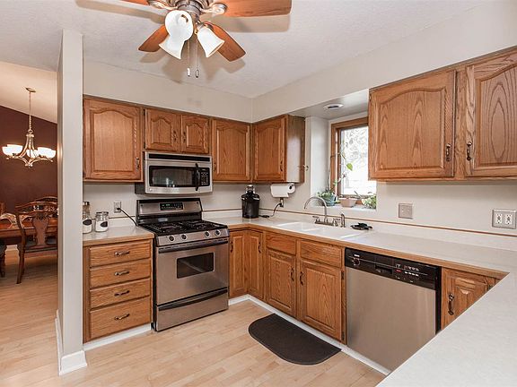 5th image of 3020 Hartford Dr