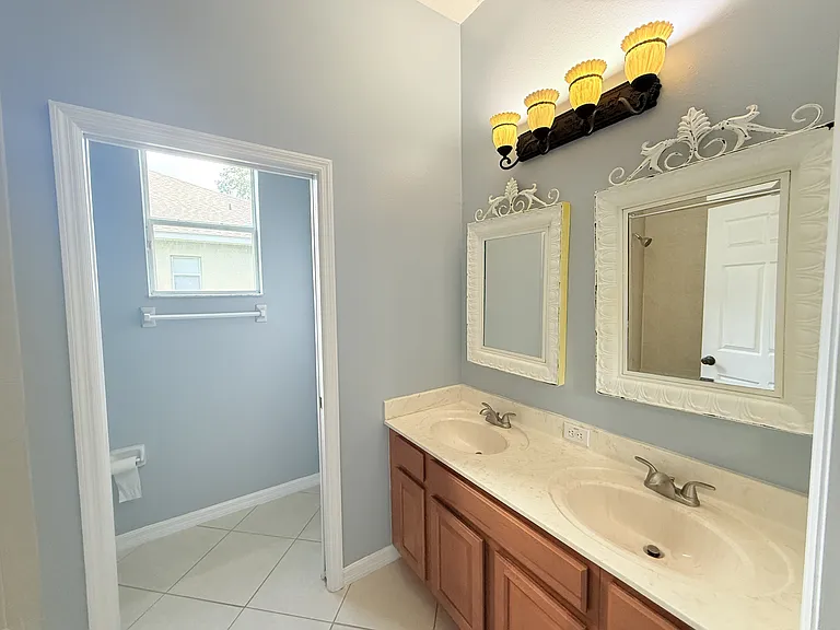 814 Kazaros Cir — Photo 17