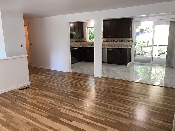 5th image of 2749 165th Ave NE