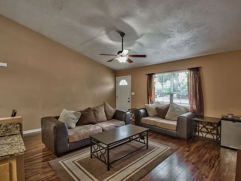 640 Eugenia St #204 — Photo 4