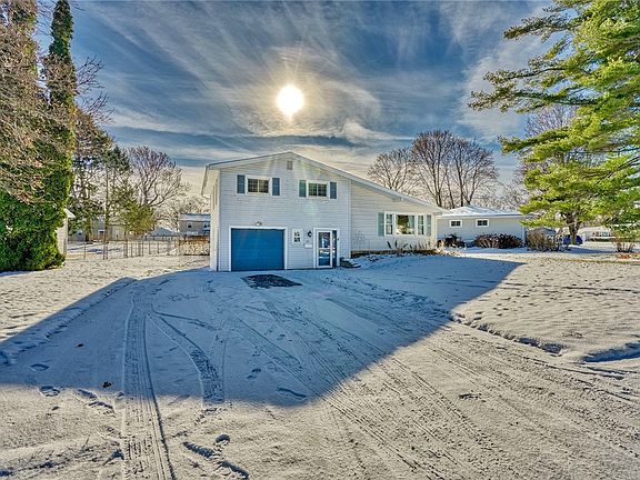 2nd image of 791 Rumson Rd