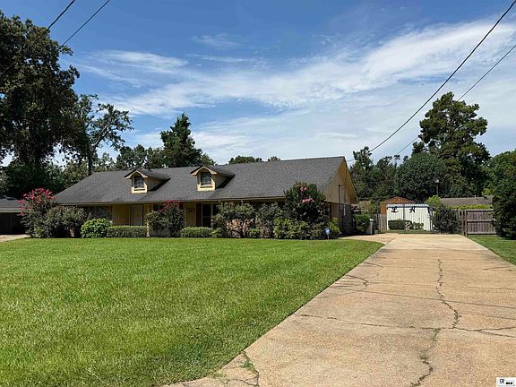 3rd image of 18 Longwood Dr