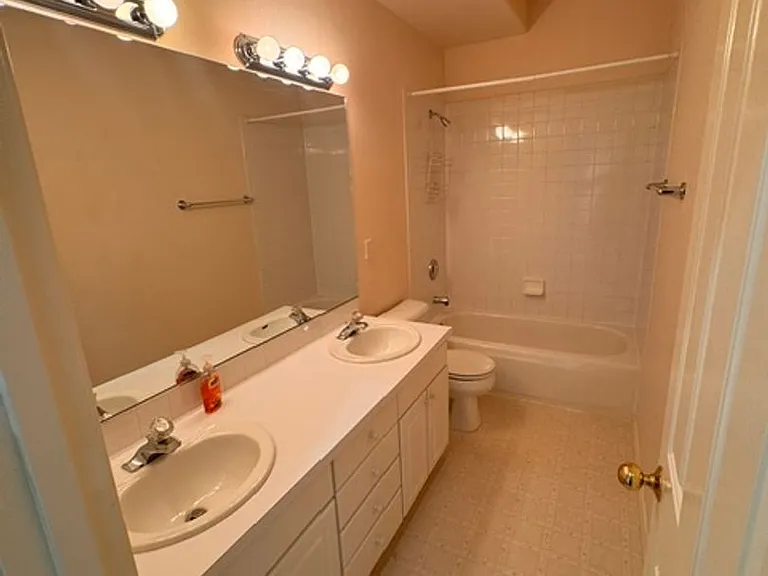 10100 Zermatt Cir — Photo 25