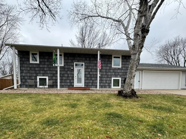 123 Knollwood Dr, Redwood Falls, MN 56283
