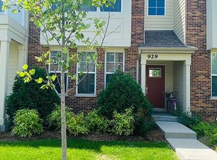 929 Times Square Dr, Aurora, IL 60504