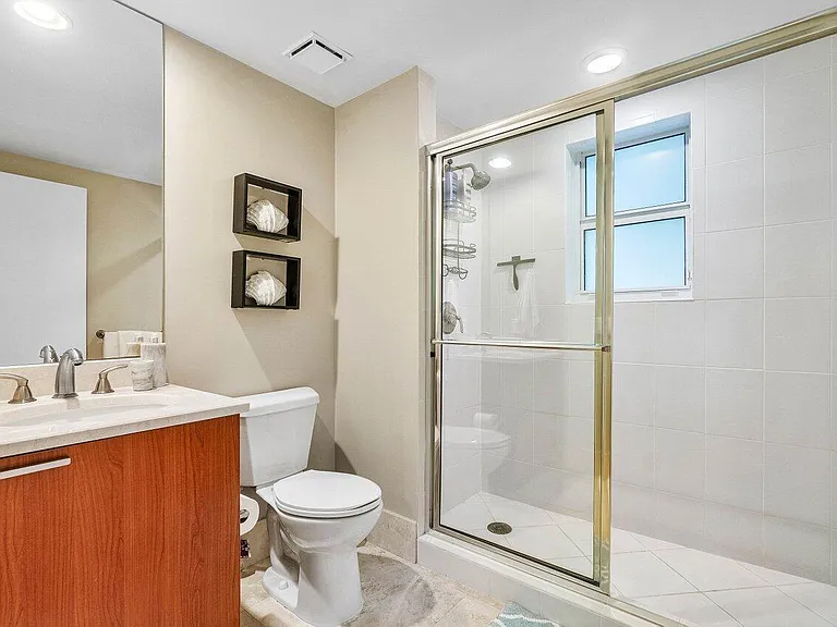 2650 Lake Shore Dr #206 — Photo 26