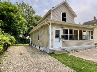 1063 Raymond St, Akron, OH 44307