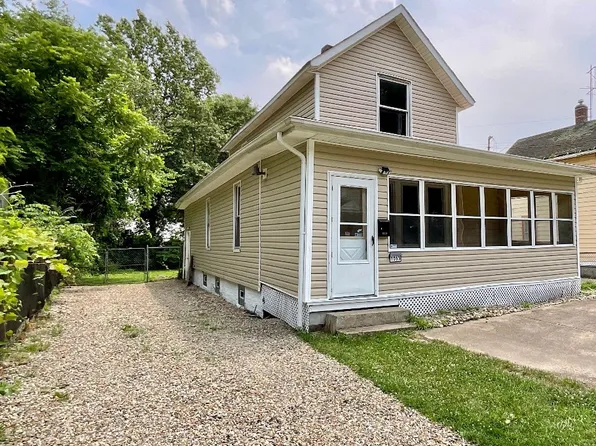 1063 Raymond St, Akron, OH 44307