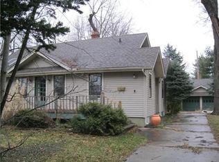 6005 Reeds Rd, Mission, KS 66202