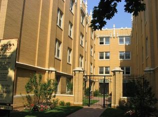 1925B Grove Ave APT 110, Berwyn, IL 60402