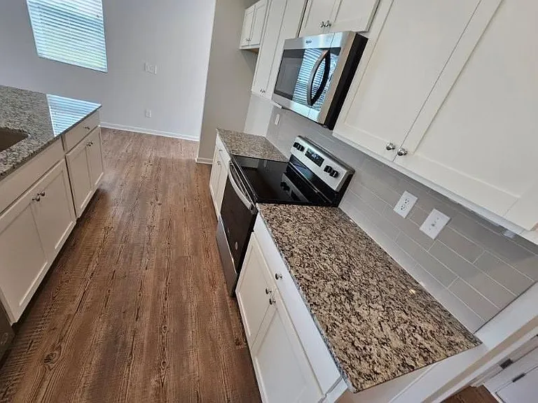 5161 Sidney Square Dr — Photo 10