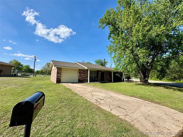 803 S Thompson Ave, Cushing, OK 74023