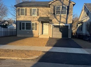 34 Chilson St, Springfield, MA 01118
