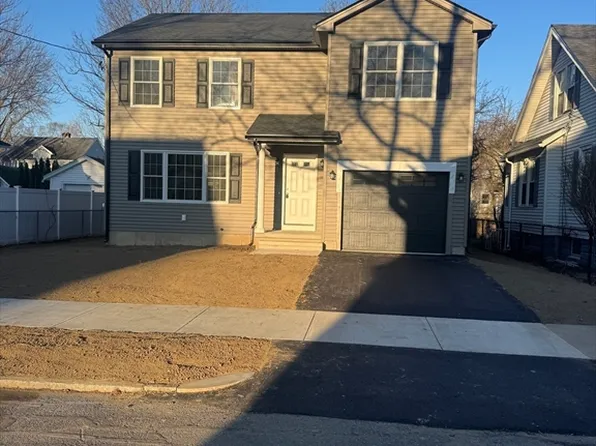 34 Chilson St, Springfield, MA 01118
