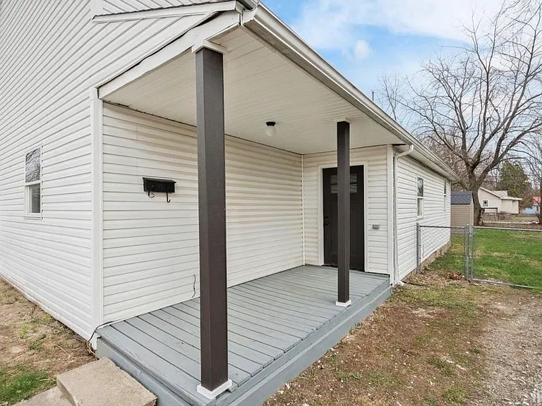 1810 N Market St — Photo 14