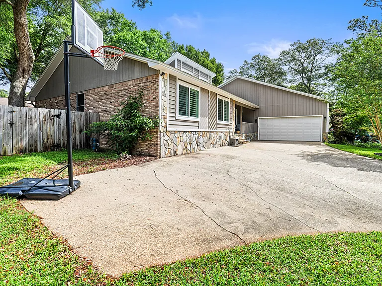 507 Nassau Dr — Photo 46