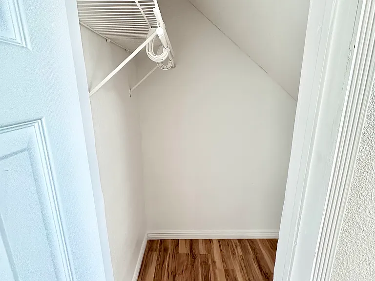 Barnum Studio Closet Barnum Studio Closet