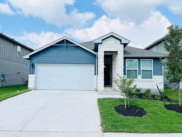 1428 Settlers Glen Dr — Photo 1