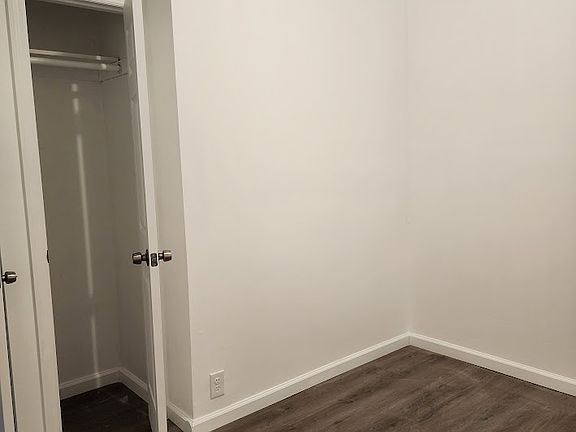 2nd image of 13 Stewart Pl Floor 1