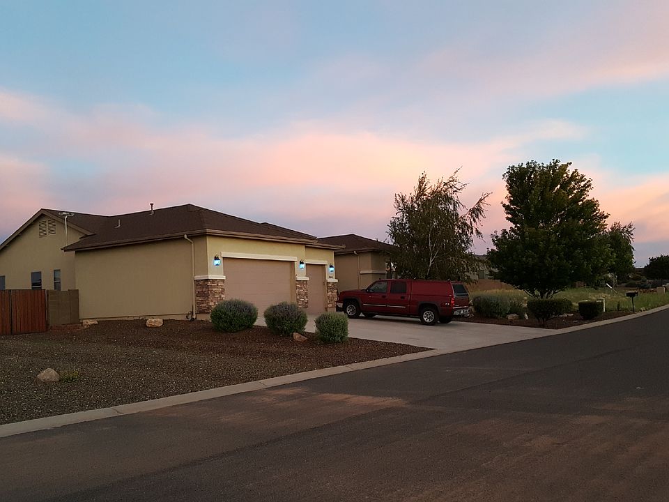 Street view of home. 