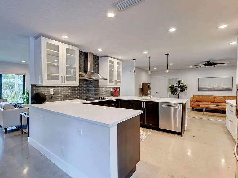 1440 NW 12th Way — Photo 7