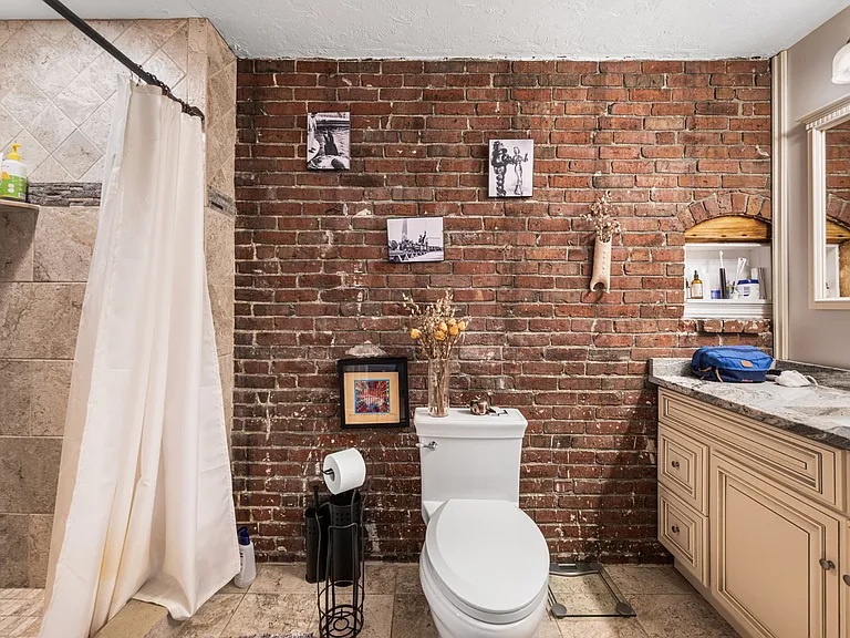 228 Havre St #3 — Photo 11