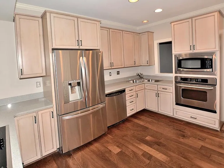 103 Washington Square Ct — Photo 14