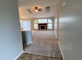 2460 Cheyenne Wells Dr, Belleville, IL 62221