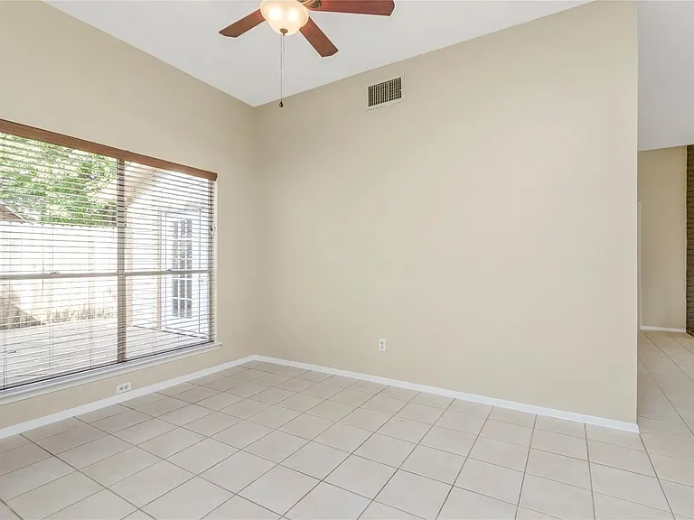 6903 Foxmont Ln — Photo 5