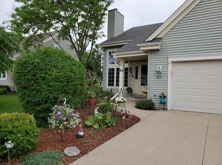 3638 Rivers Crossing Dr, Waukesha, WI 53189