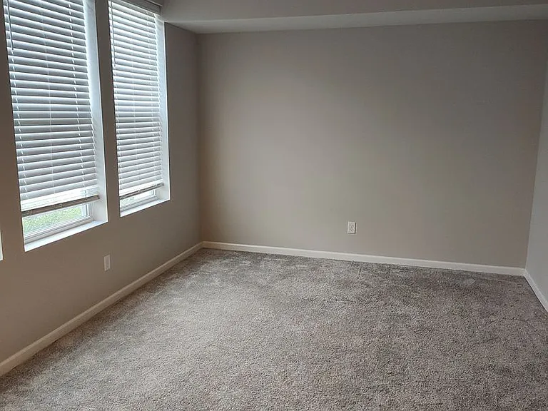5236 Hampton St NE — Photo 37