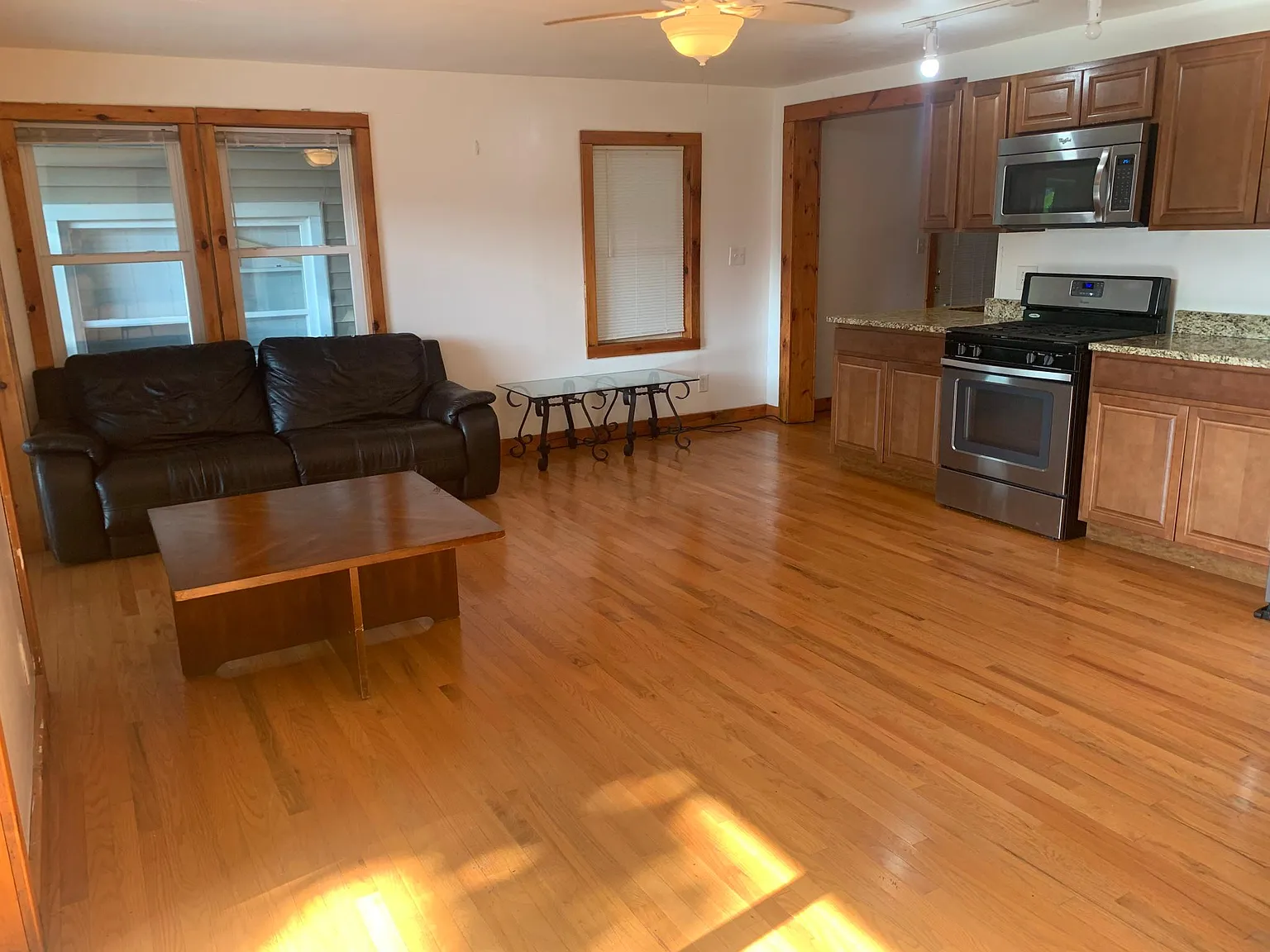2 bed, 1320 sqft, $1,690 — Photo 3