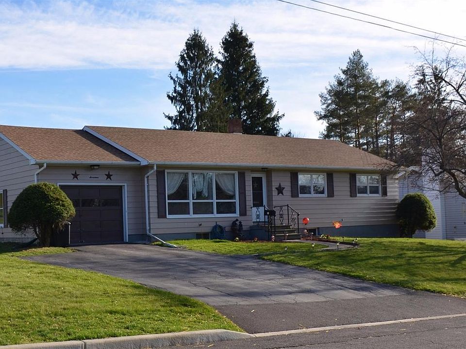 1st image of 17 Loomis Dr
