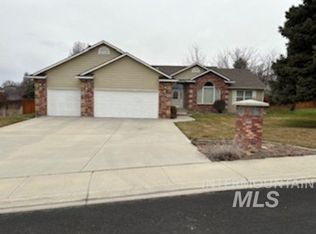 15092 Kings Row Rd, Caldwell, ID 83607