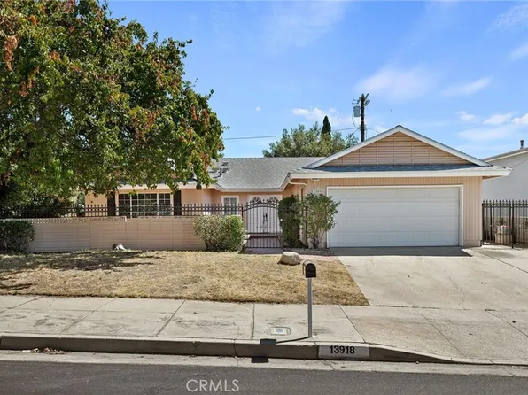 13918 Aldergrove St, Sylmar, CA 91342