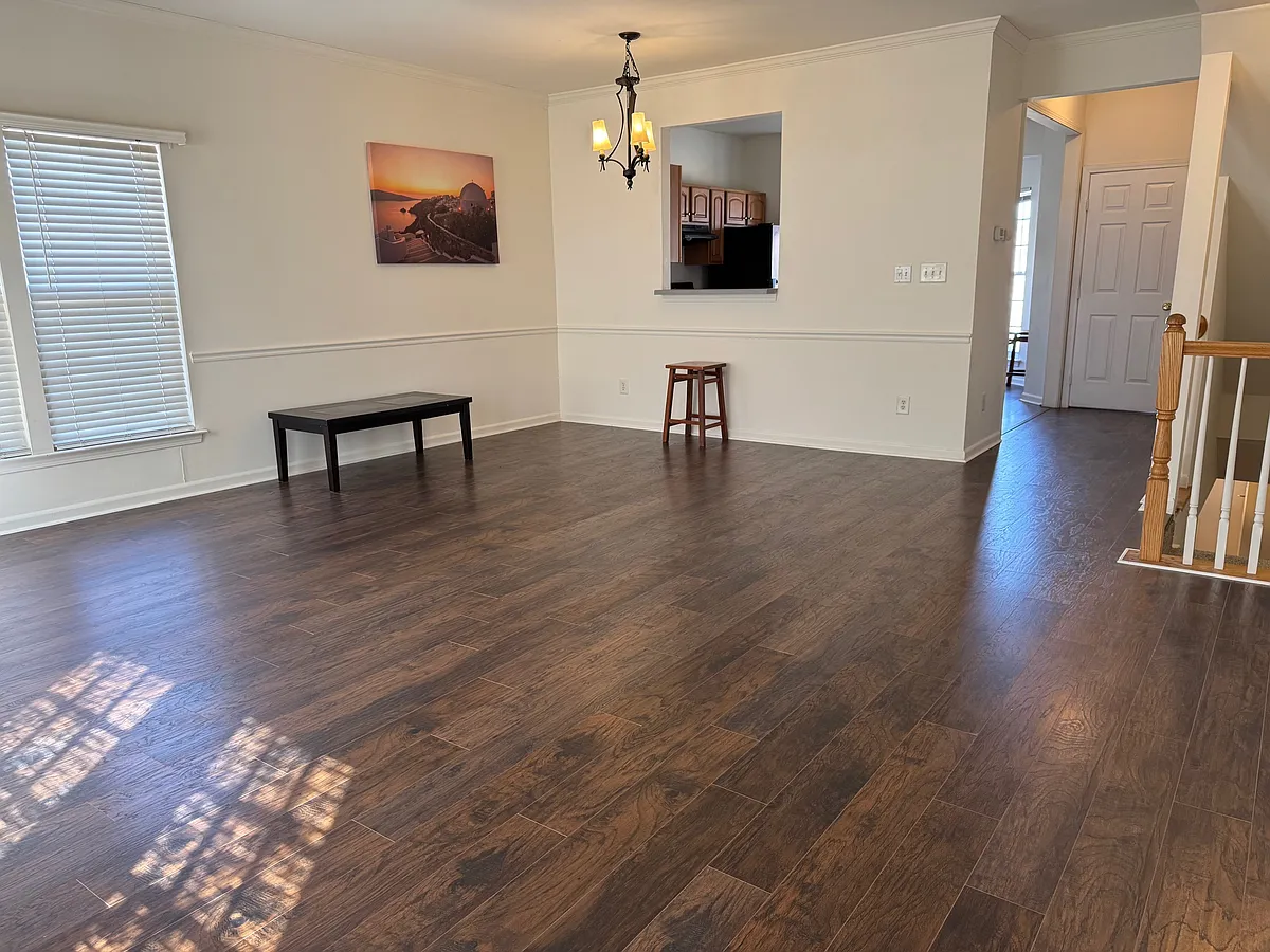 Building Photo - 989 Tiger Ln #989
