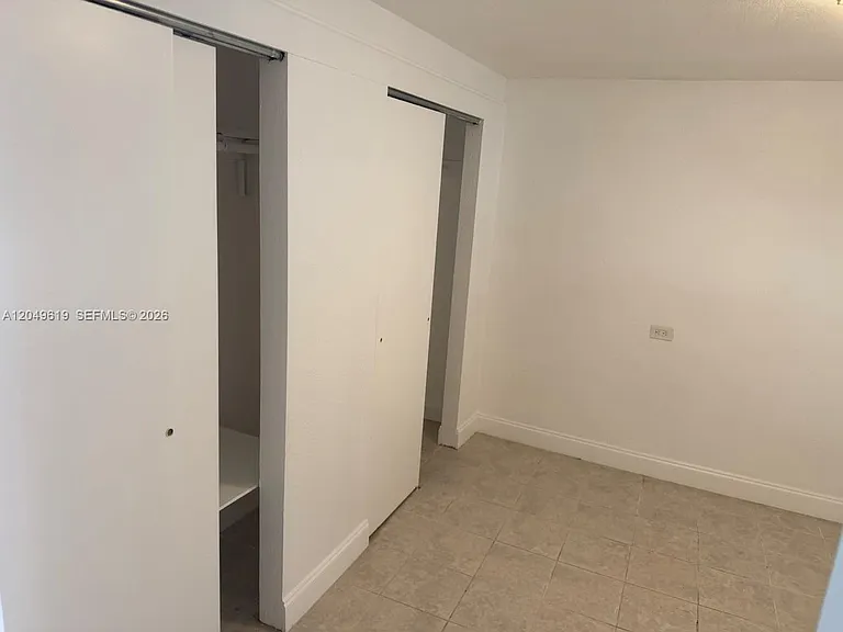 219 SW 21st Ave #5 — Photo 8