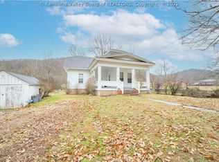 90 N Pinch Rd, Elkview, WV 25071