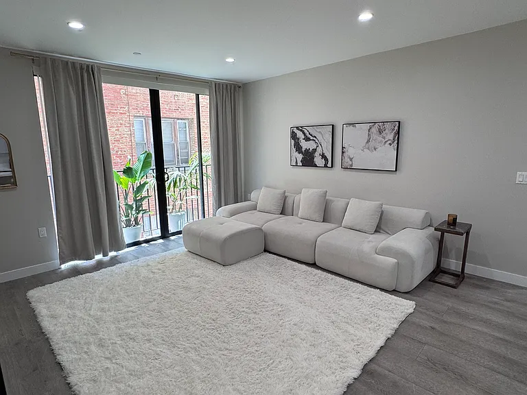 1846 N Cherokee Ave #303 — Photo 1