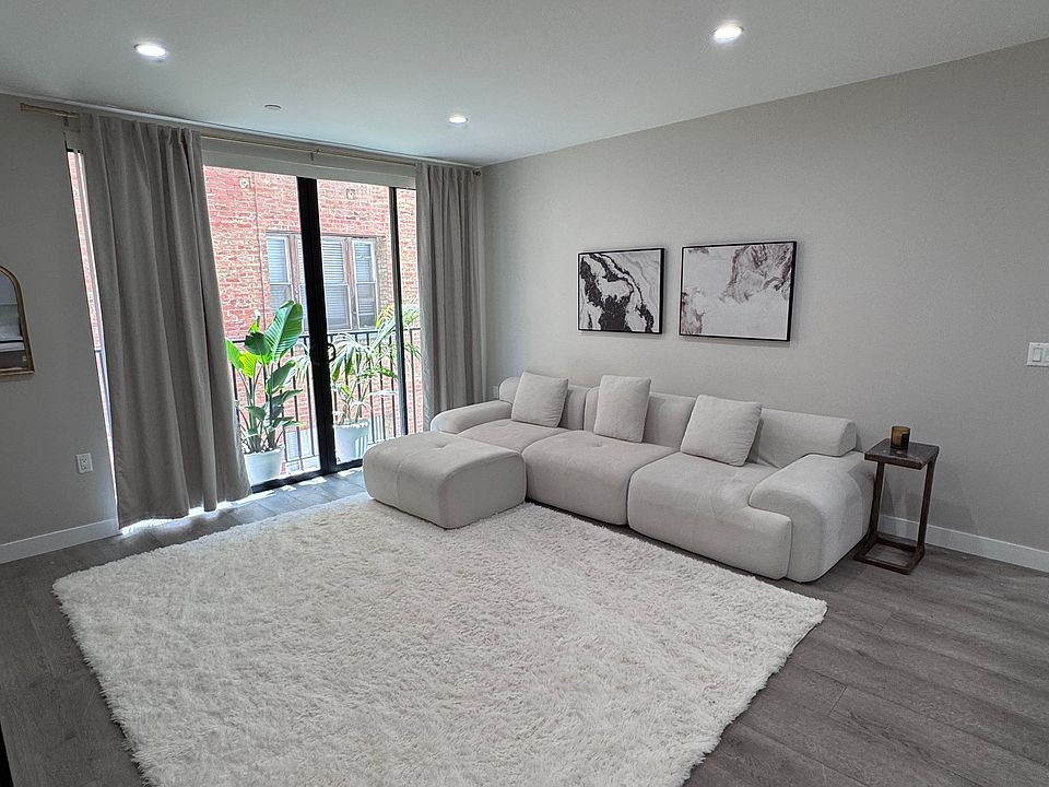 1st image of 1846 N Cherokee Ave #303