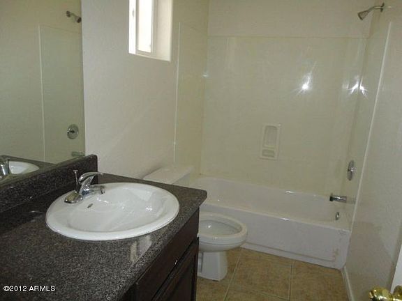5th image of 2520 E Southgate Ave