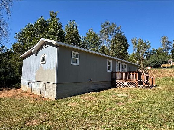 4th image of 118 Hamlet Pl