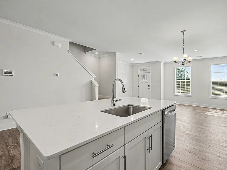 1022 Whistling Pl — Photo 5