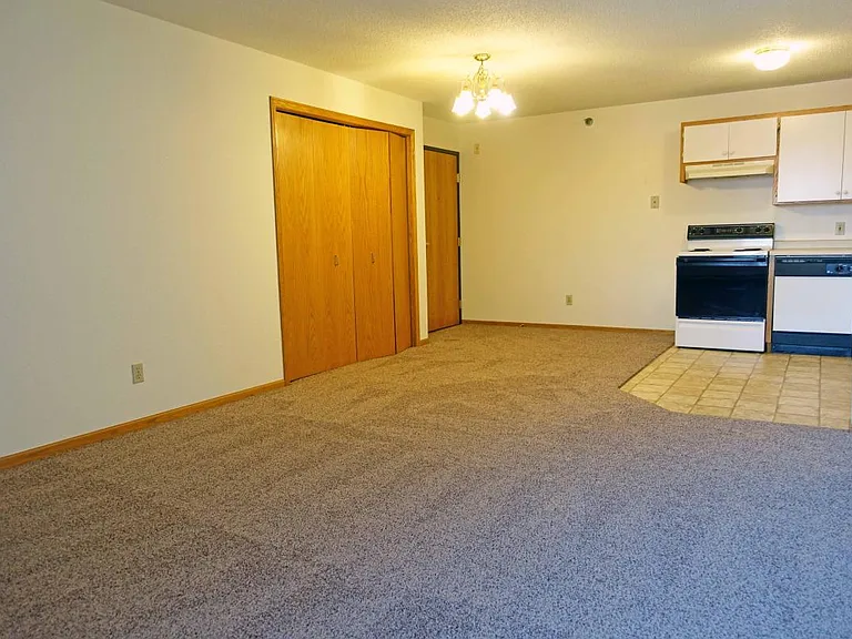 500 Belle Ave — Photo 8
