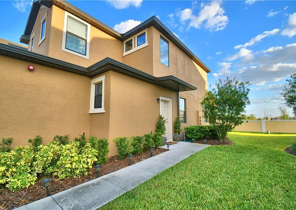 1st image of 2412 7 Oaks Dr